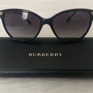 Burberry Sunglasses (Model: B 4216)